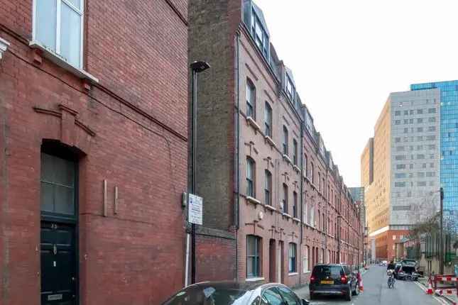 Flat for sale in Sidney Street, Whitechapel E1