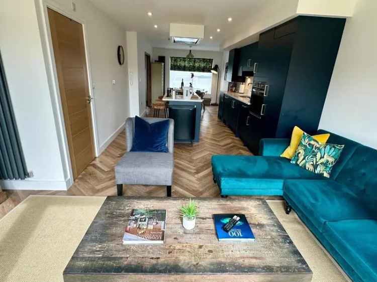 4 Bedroom Semi Detached House Near Winton High Street