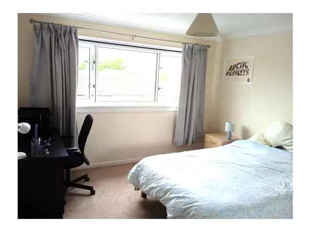 3 Bedroom End-Terraced House for Sale