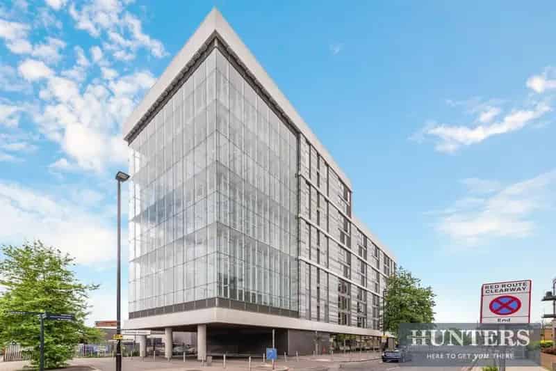 1 Bedroom Flat for Sale in Brentford