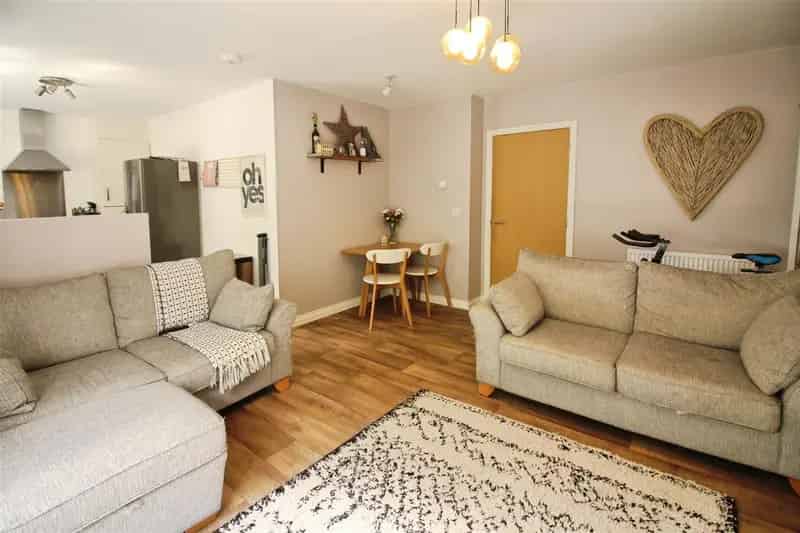 2 Bedroom Apartment House to Rent in York Dale