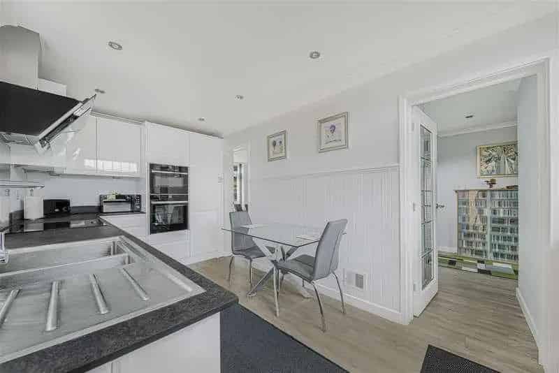 4 Bed Detached House for Sale Riverhead
