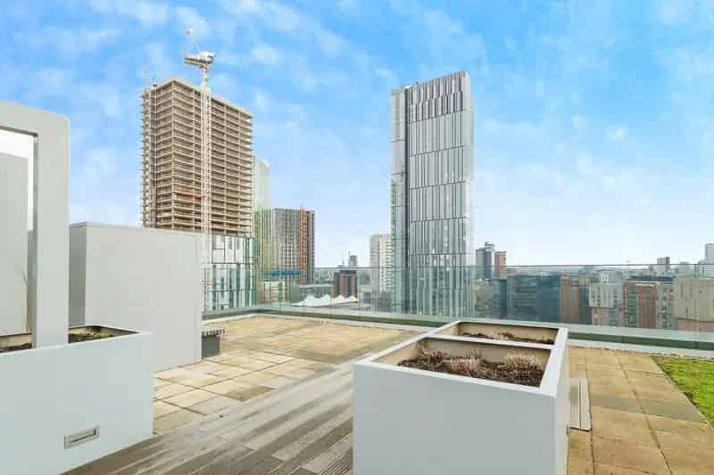 Spacious 1-Bed Apartment in Salford Manchester Fifty5ive Building