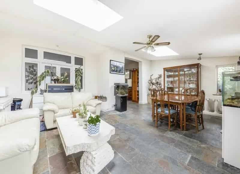 Five Bedroom Semi-Detached House Tooting Bec