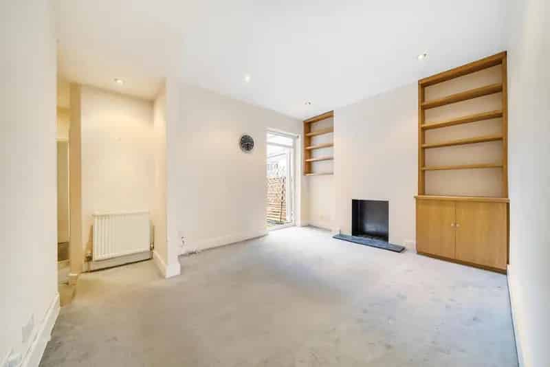 Two Bedroom Ground Floor Garden Flat with 40ft Garden and Potential to Extend