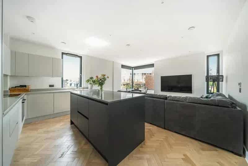 Acton Modern Apartment Dual Aspect Underfloor Heating Communal Terrace