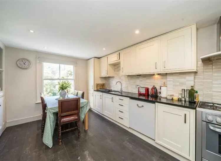 Spacious Split Level Period Conversion near Clapham Common