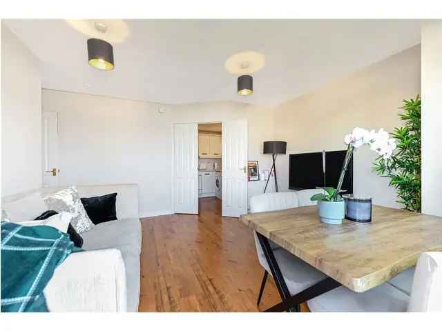 2 Bedroom Marina View Flat for Sale