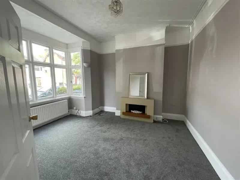 5 Bed Edwardian House For Sale Near Warwick Road