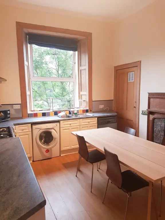 4 Bedroom Flat House to Rent in Morningside Edinburgh
