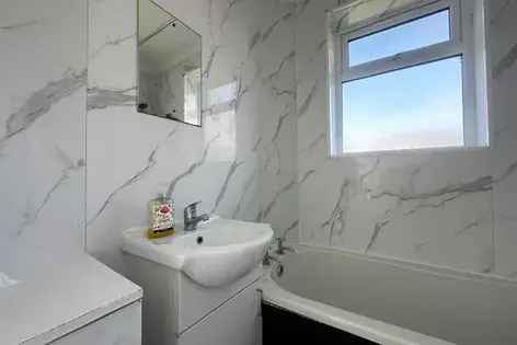 3 Bedroom House Southampton Modern Kitchen Private Garden
