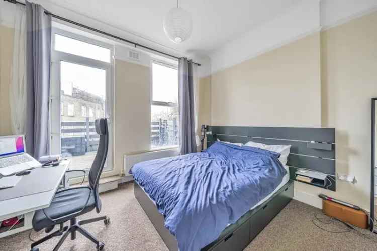 Two Double Bedroom Victorian Apartment with Private Terrace