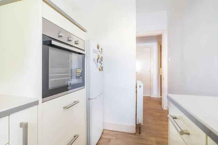 2 bedroom ground floor flat for sale