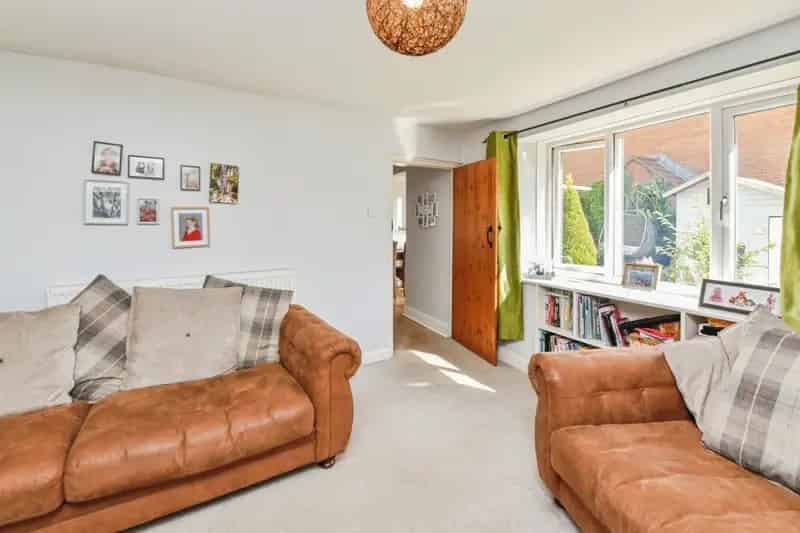 Character Family Home Frome 4 Beds 2 Baths Large Garden Double Garage
