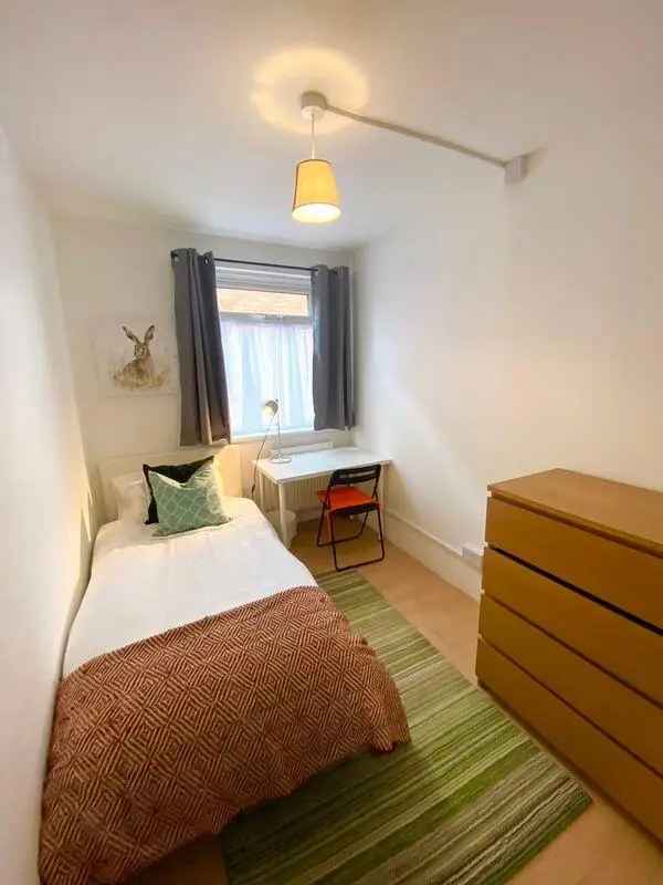 6 Bedroom House Near Filton Avenue and Gloucester Road
