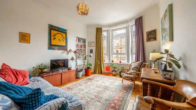 Spacious Govanhill Apartment Near Queens Park