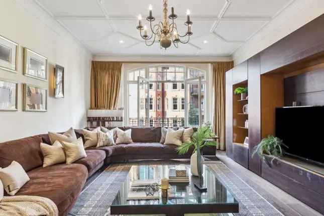 Luxury 5-Bedroom Apartment Kensington