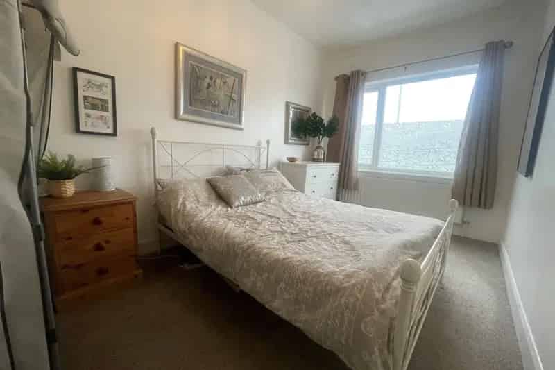 Fully Furnished One Double Bedroom Apartment Near Liverpool and Chester