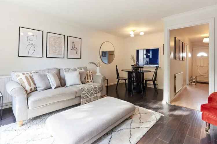 2-Bedroom House Near Chiswick House Gardens