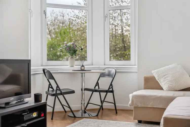 1-Bedroom Apartment Near Byres Road Glasgow