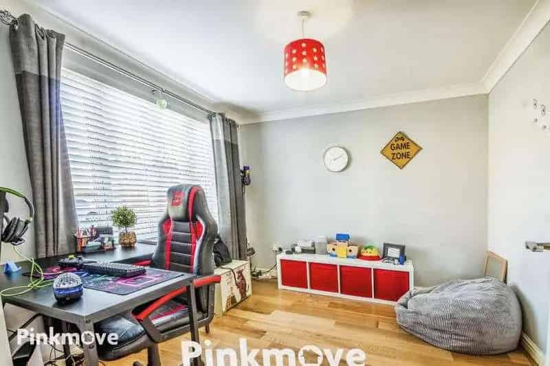 4 Bed Detached House Rogerstone