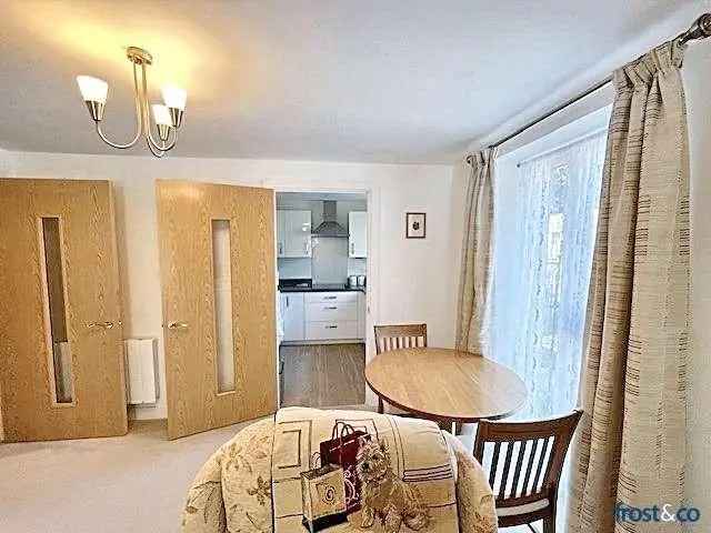 2 bed flat for sale