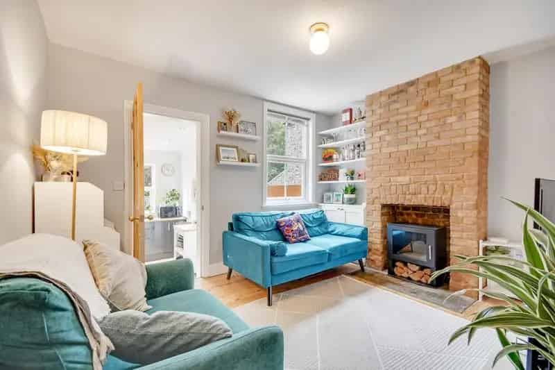 2 Bedroom End Terrace House For Sale City Centre