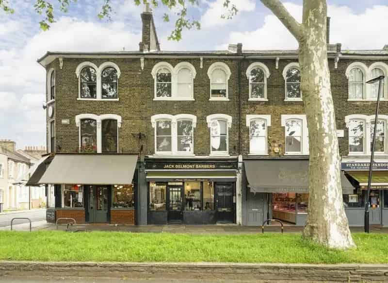 One Double Bedroom Apartment Victoria Park Village