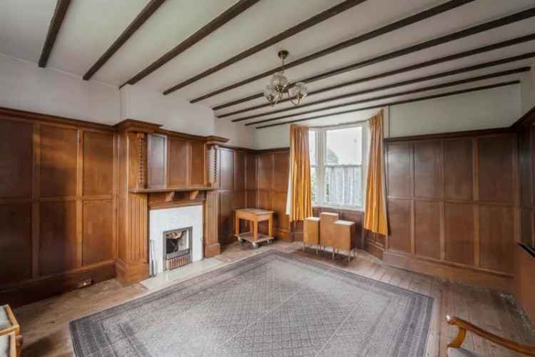 3 Bed House with Garden and Period Features