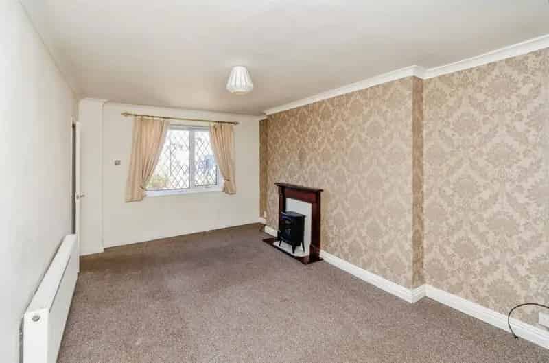 Three Bedroom Semi Detached House Great Wyrley