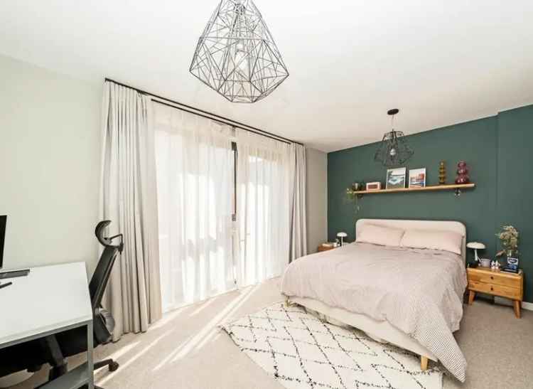 Spacious One Double Bedroom Flat near Broadway Market
