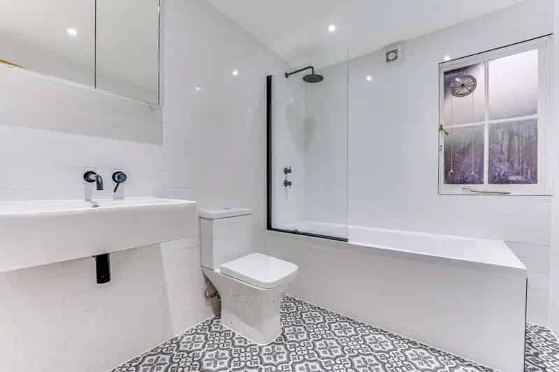2 Bedroom Apartment House to Rent in London