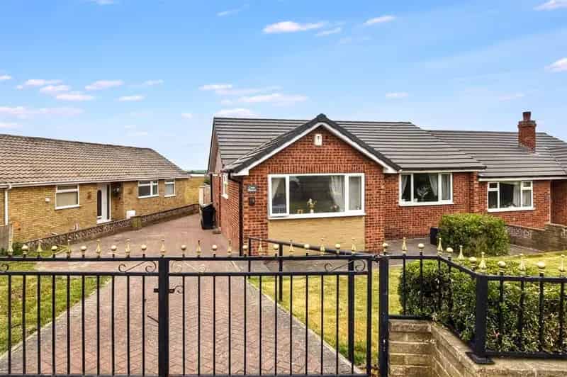 House For Sale , 18, Templegate Road, Leeds, England