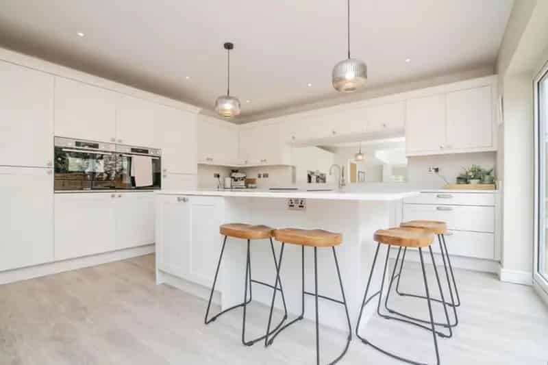 3 Bed Detached House for Sale in Solihull Stoneleigh Road