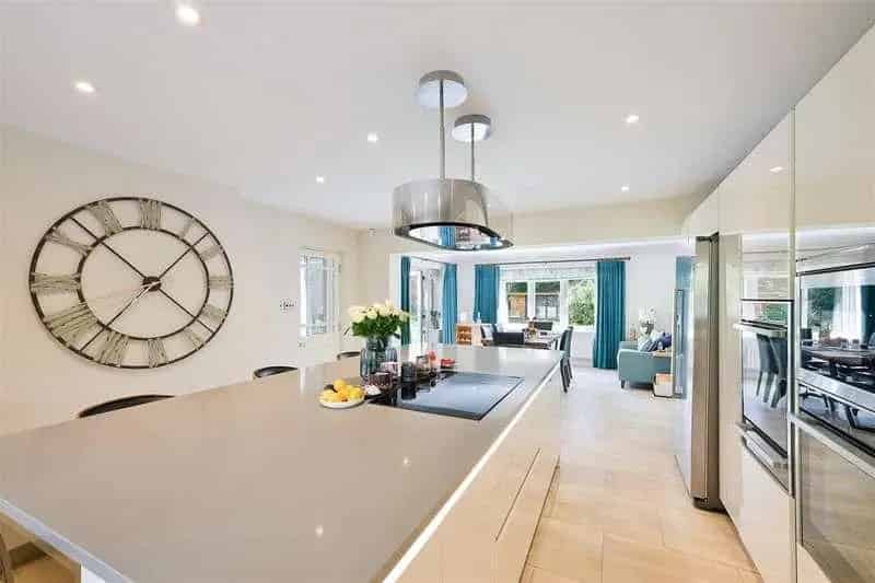 5 Bed Detached House for Sale