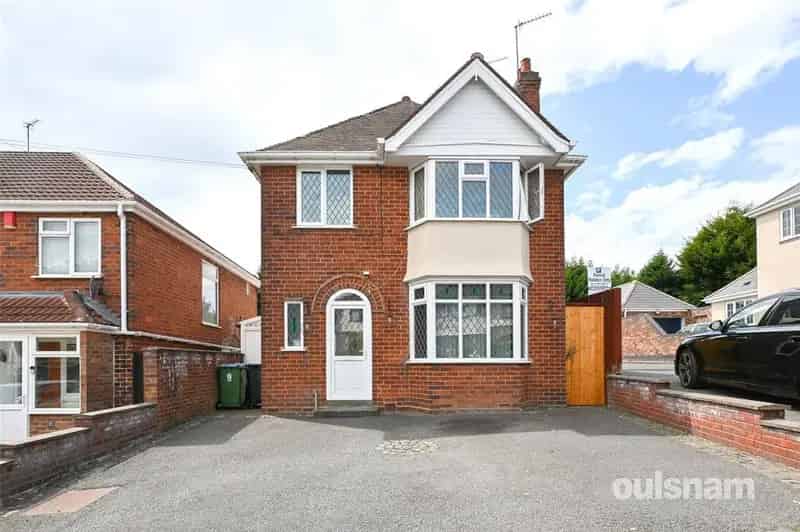 3 Bedroom Detached House for Sale in Oldbury