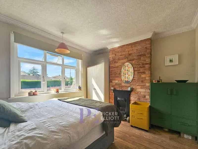 4 Bed Detached House For Sale
