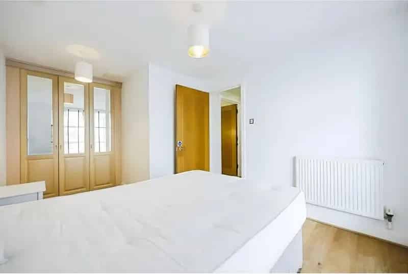 2 Bedroom Flat to Rent London E16 Near Pontoon Dock DLR