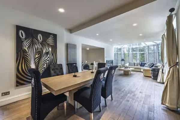 Stunning Detached Home with Hot Tub and Gym