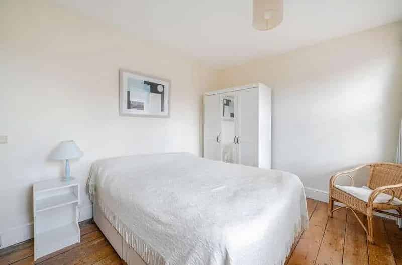 2 Bed Victorian House Near Naunton Park Primary School