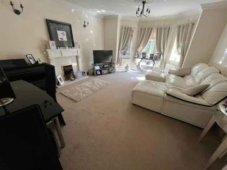 2 Bedroom Flat for Sale Opposite Sutton Park