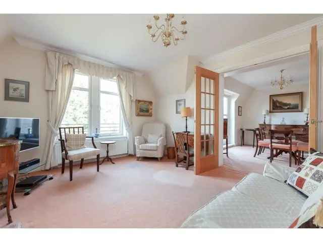 2 Bedroom Flat for Sale in Morningside