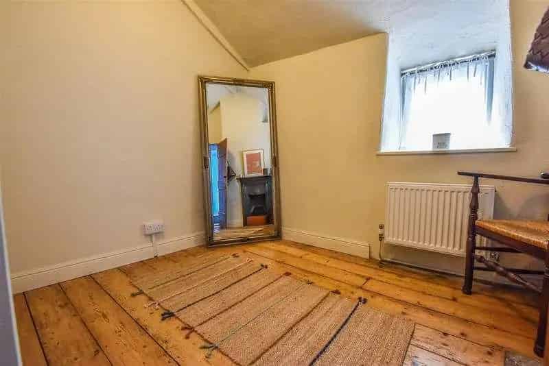 3 Bed Semi-Detached Cottage For Sale