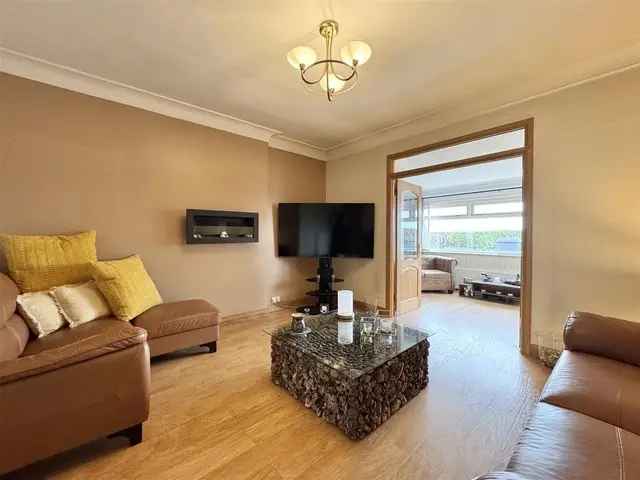 4 Bedroom Detached Bungalow for Sale in Bogside