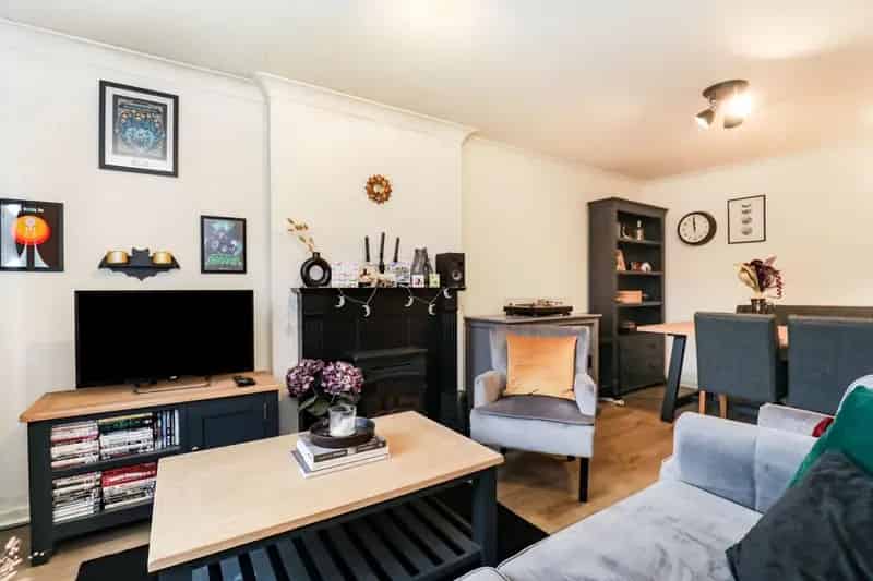 2 Bedroom Bungalow For Sale