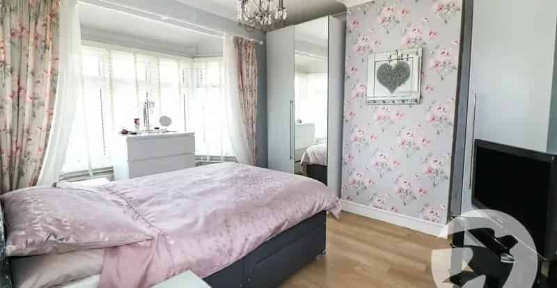 3 Bedroom House for Sale Near Schools and Stations