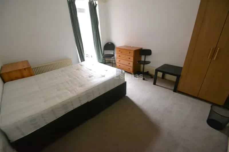 1 Bedroom House Share Basingstoke Road All Bills Included