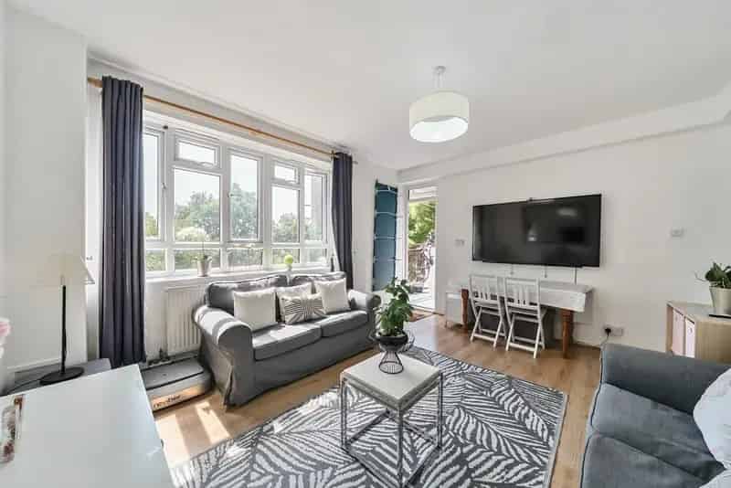 3 Double Bedroom Apartment Wimbledon Park Estate 764 sq ft