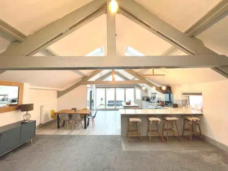 3 Bed Semi-Detached House Hoylake Beachfront