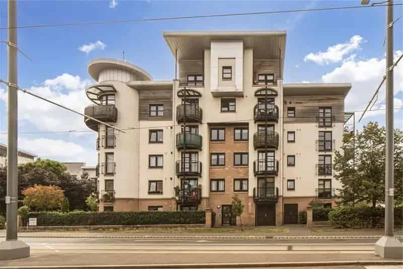 2 Bed Flat - Others with 1 Reception Room